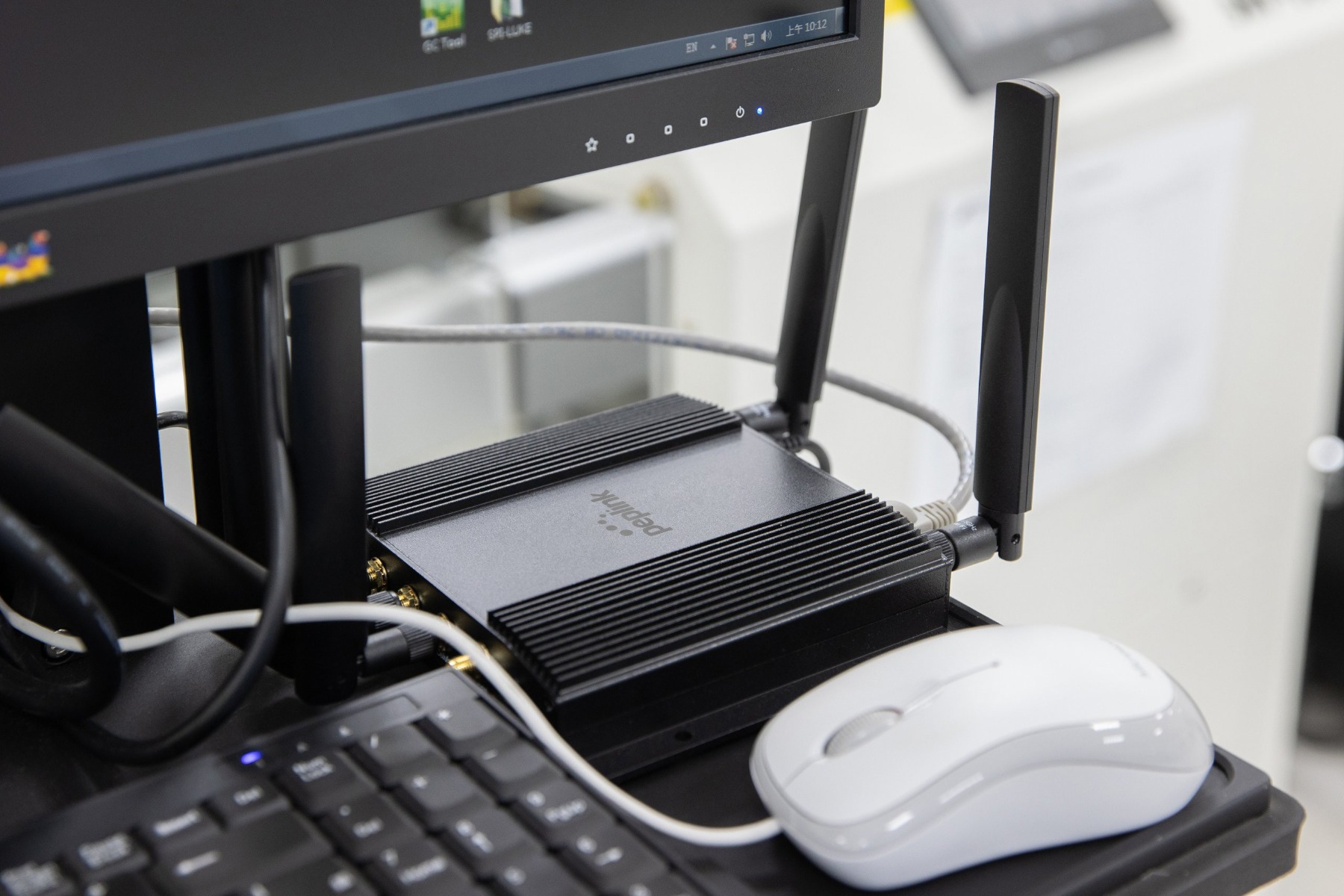Pepwave MAX BR1 Pro CAT-20 Enterprise Router LTE (MAX-BR1-PRO-GLTE-S-T-PRM)